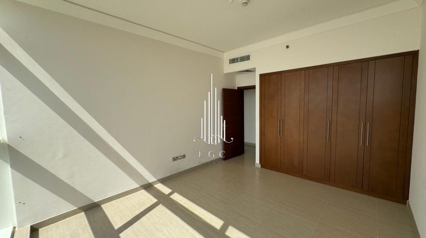 Квартира в Corniche Road, Абу-Даби, 5 спален, 371.6 м2 / в год