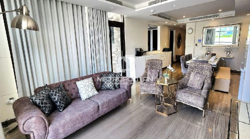 Villa on DAMAC Hills (Akoya by DAMAC), Dubai, 5 bedrooms, 302 m2 / per year