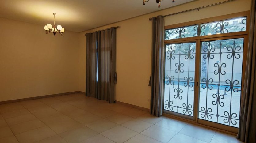 Commercial property on Khalifa City, Abu-Dhabi, 5 bedrooms, 585 m2 / per year