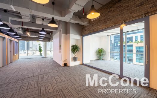 Office on Business Bay, Dubai, 228.08 m2 / per year