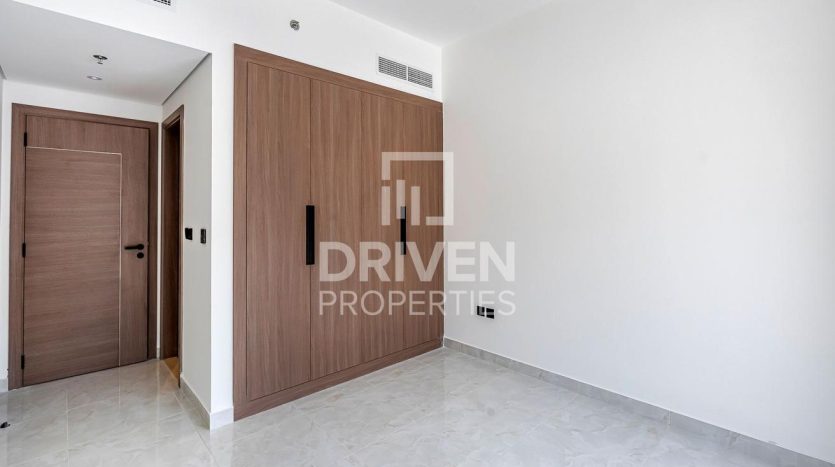 Apartment on Jumeirah Village Circle, Dubai, 2 bedrooms, 122 m2 / per year