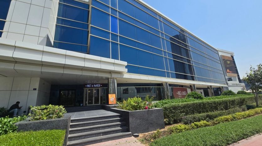 Office on Dubai Internet City, Dubai, 88 m2 / per year