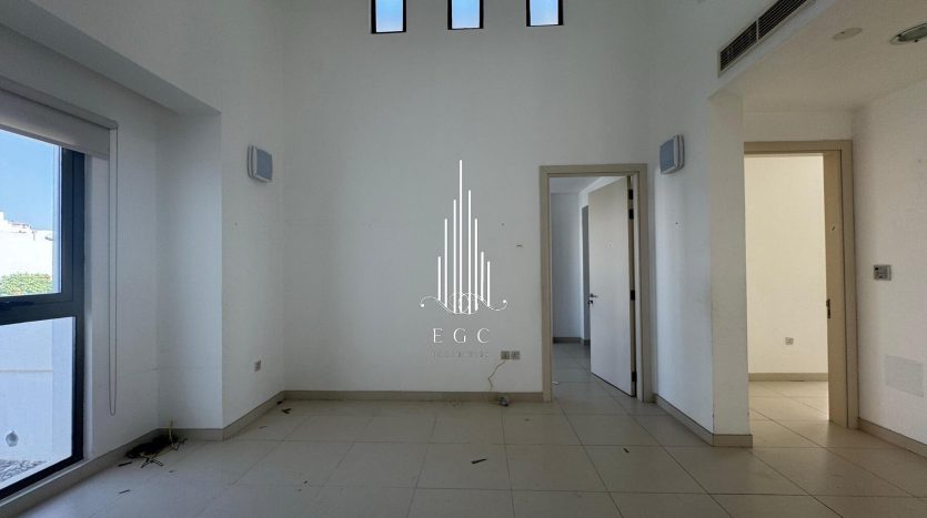 Villa on Al Bateen, Abu-Dhabi, 4 bedrooms, 392 m2 / per year