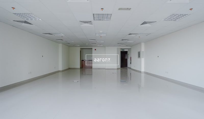 Office on Jumeirah Lake Towers, Dubai, 104.5 m2 / per year