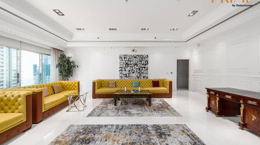 Apartment on Dubai Marina, 5 bedrooms, 714 m2 / per year