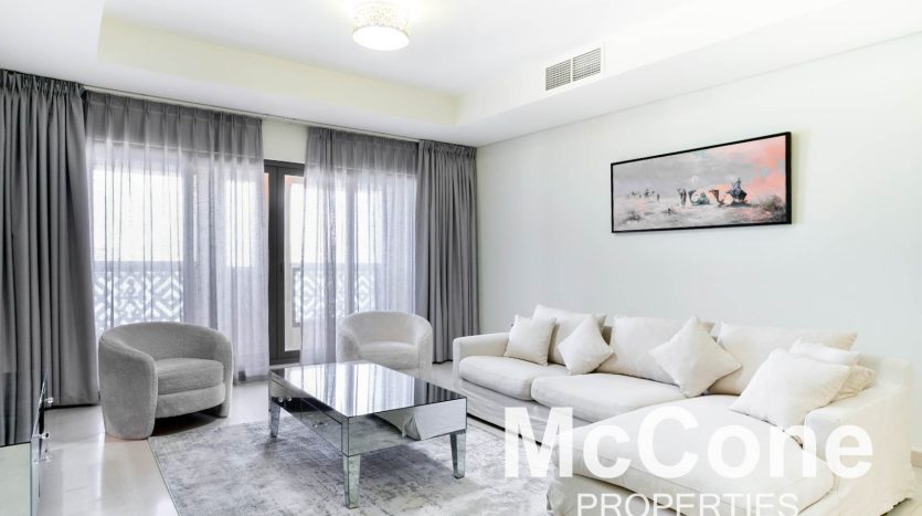 Apartment on Palm Jumeirah, Dubai, 2 bedrooms, 179.21 m2 / per year