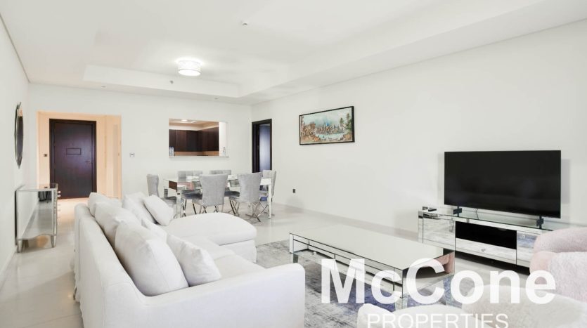 Apartment on Palm Jumeirah, Dubai, 2 bedrooms, 179.21 m2 / per year