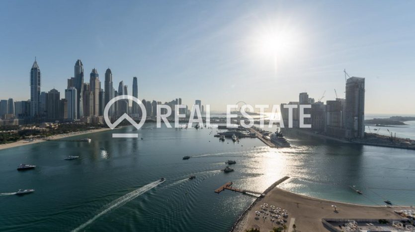 Apartment on Palm Jumeirah, Dubai, 4 bedrooms, 609 m2 / per year