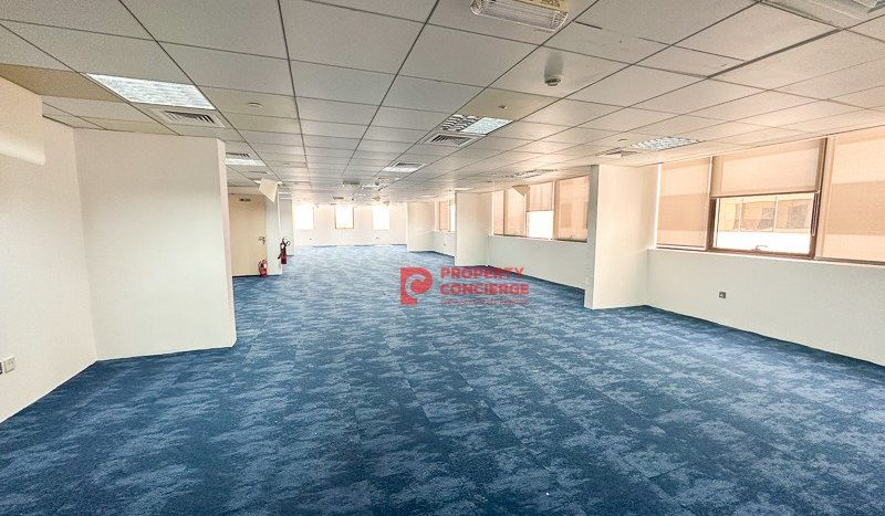Office on Dubai Investment Park, Dubai, 1301 m2 / per month