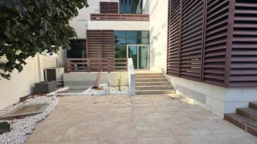 Villa on Al Maqtaa, Abu-Dhabi, 6 bedrooms, 1161 m2 / per year