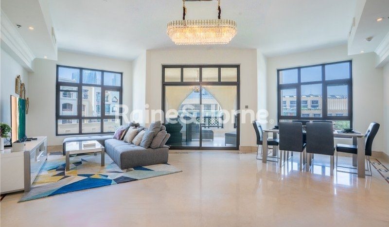 Apartment on Old Town, Dubai, 3 bedrooms, 204.2 m2 / per year