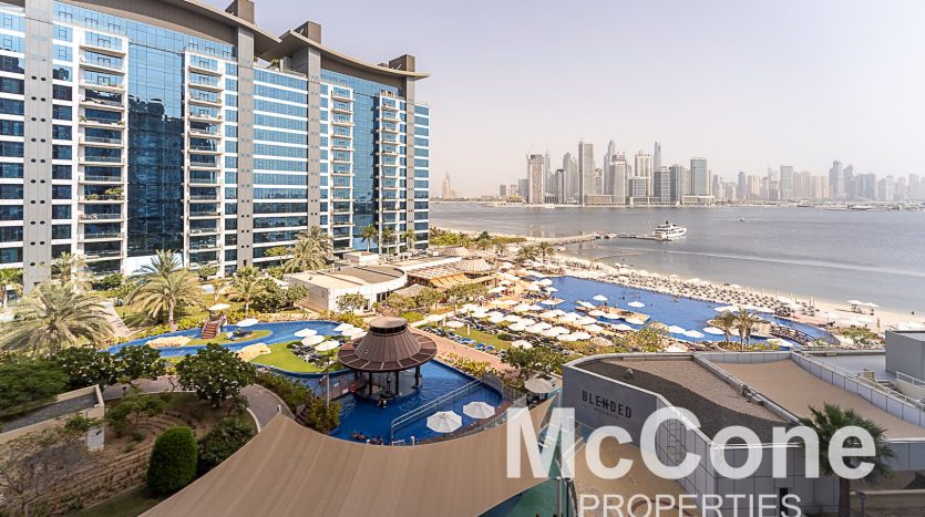 Apartment on Palm Jumeirah, Dubai, 3 bedrooms, 211.82 m2 / per year