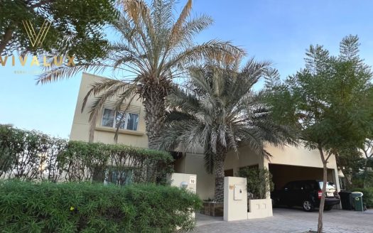 Вилла в Emirates Hills, Дубай, 4 спальни, 7312 м2 / в день