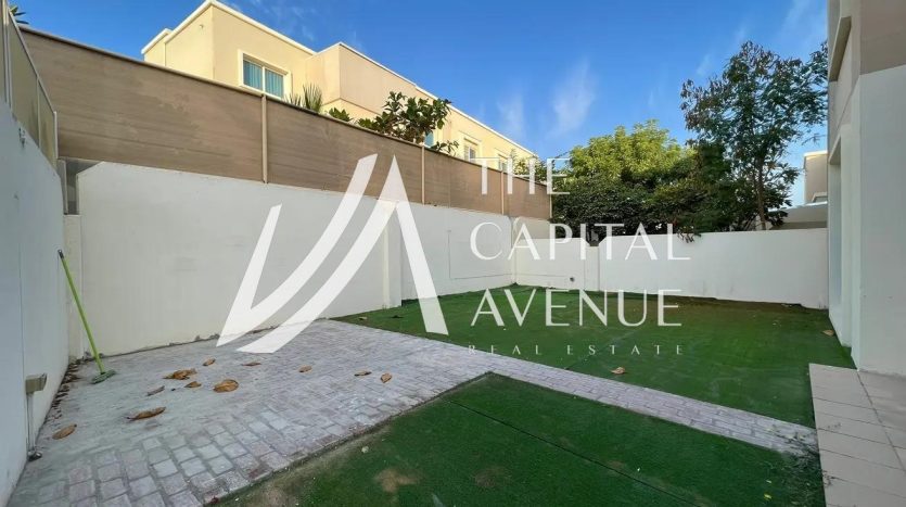 Villa on Al Reef, Abu-Dhabi, 5 bedrooms, 244 m2 / per year