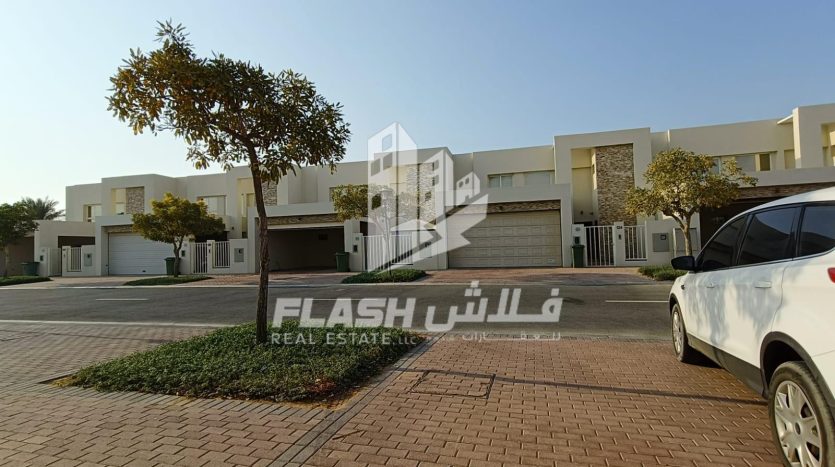 Townhouse on Mina Al Arab, Ras-al-khaimah, 3 bedrooms, 350.1 m2 / per year