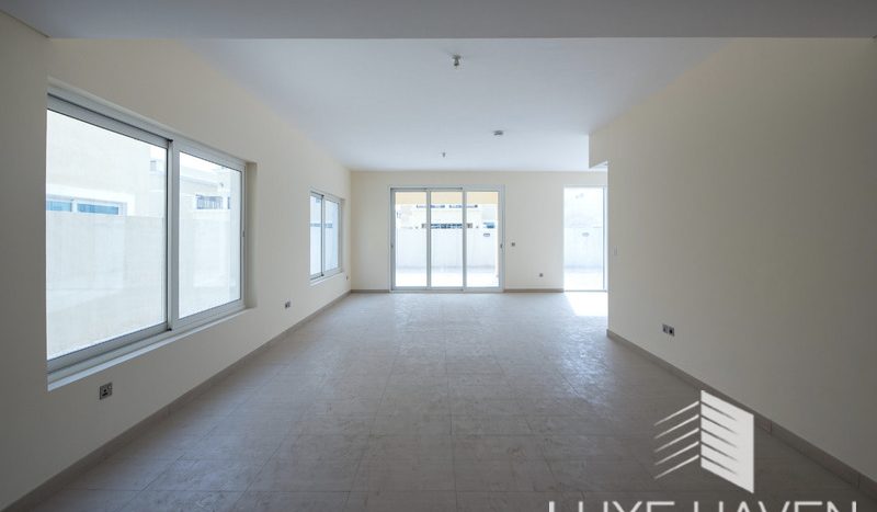 Вилла в Jumeirah Park, Дубай, 4 спальни, 454.57 м2