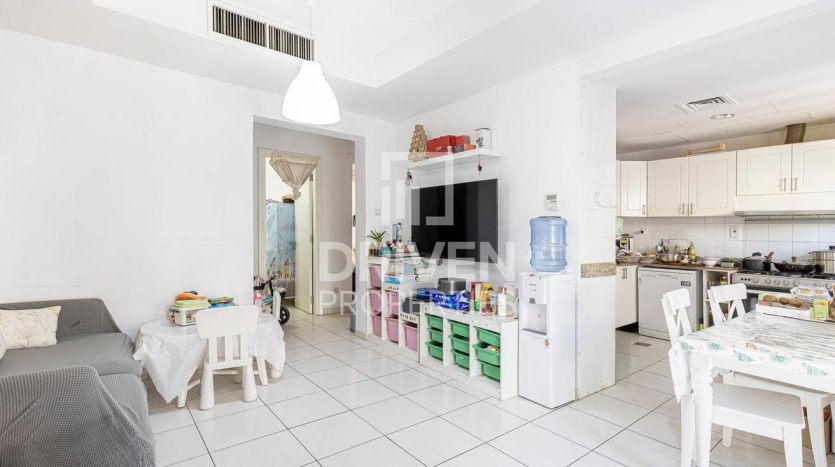 Villa on The Springs, Dubai, 2 bedrooms, 189 m2 / per year