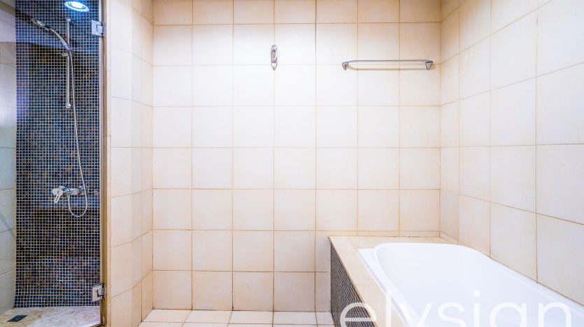 Apartment on Palm Jumeirah, Dubai, 2 bedrooms, 188 m2 / per year