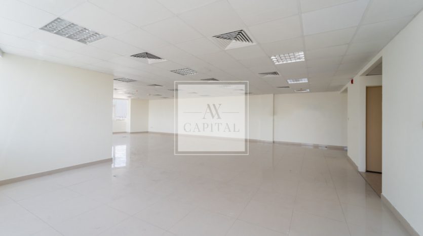 Office on Jumeirah Lake Towers, Dubai, 129.3 m2 / per year