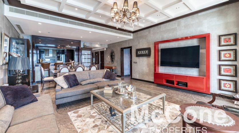 Apartment on Palm Jumeirah, Dubai, 2 bedrooms, 185.25 m2 / per year