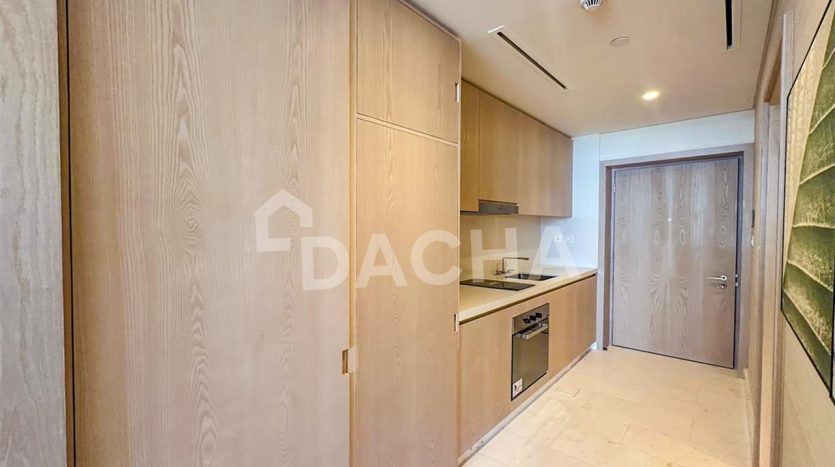 Квартира в Пальма Джумейра, Дубай, 48 м2 / в год