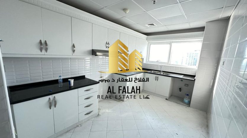 Apartment on Al Taawun, Sharjah, 3 bedrooms, 232 m2 / per year