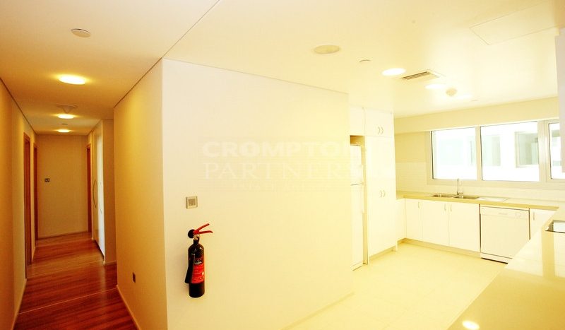 Apartment on Al Raha Beach, Abu-Dhabi, 3 bedrooms, 167.2 m2 / per year