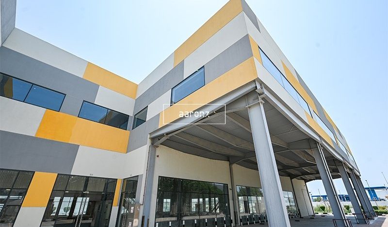 Магазин в Дубай Инвестмент Парк, Дубай, 5574.1 м2 / в год