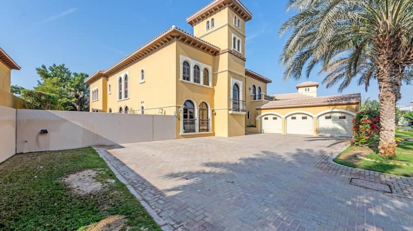 Вилла в The Villa, Дубай, 6 спален, 790 м2 / в год