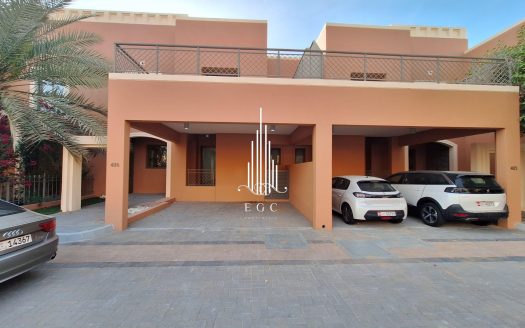 Villa on Abu Dhabi Gate City, Abu-Dhabi, 4 bedrooms, 326.9 m2 / per year