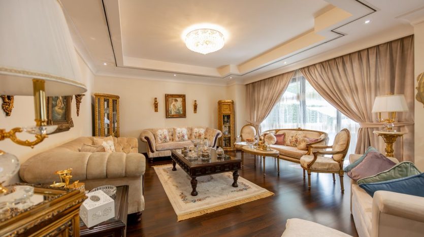 Commercial property on Al Bateen, Abu-Dhabi, 4 bedrooms, 297 m2  | Foto 1