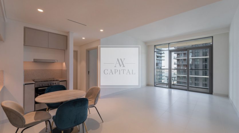Apartment on Dubai Harbour, Dubai, 1 bedroom, 76.8 m2 / per year