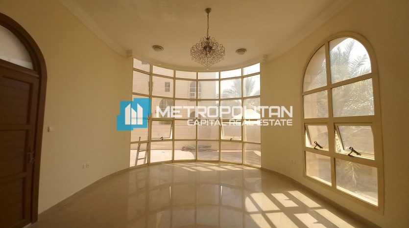 Villa on Khalifa City, Abu-Dhabi, 5 bedrooms, 665.8 m2 / per year