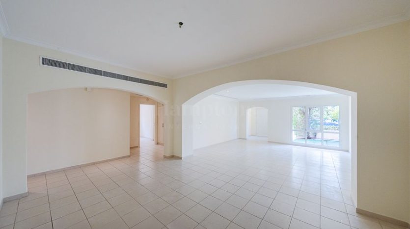 Вилла в Meadows, Дубай, 4 спальни, 548.4 м2 / в год