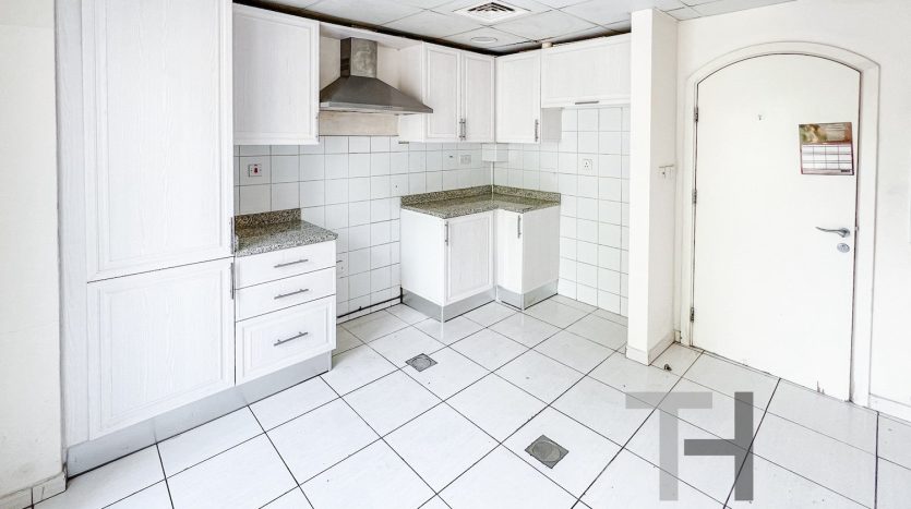 Villa on The Springs, Dubai, 3 bedrooms, 321 m2 / per year