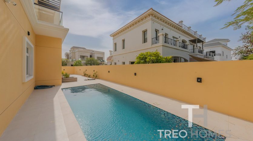 Villa on The Villa, Dubai, 5 bedrooms, 455 m2 / per year