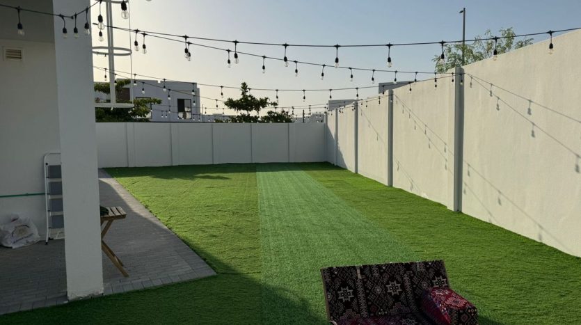 Townhouse on Al Ghadeer, Abu-Dhabi, 3 bedrooms, 364 m2  | Foto 1