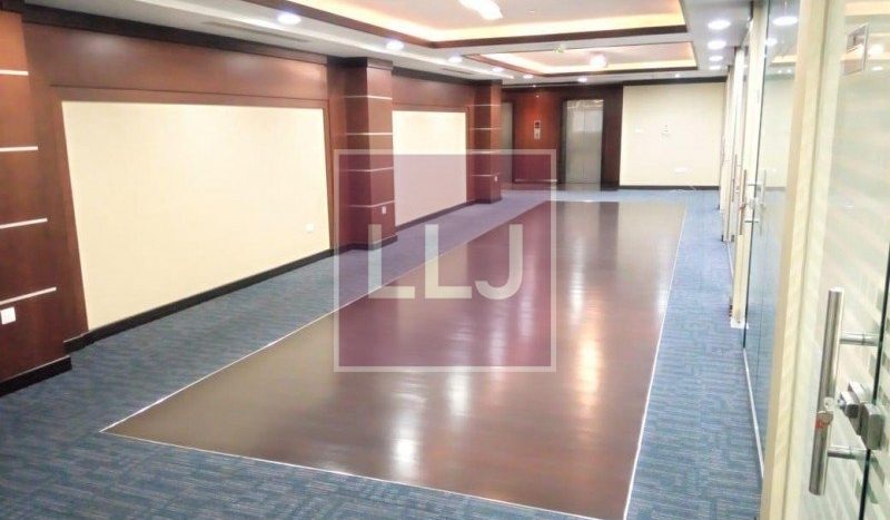 Офис в Airport Road, Абу-Даби, 425 м2 / в год