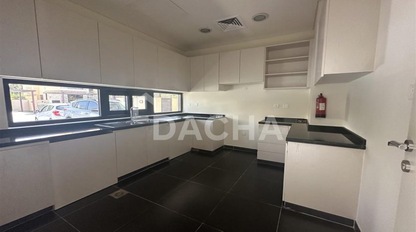 Villa on DAMAC Hills (Akoya by DAMAC), Dubai, 3 bedrooms, 223 m2 / per year