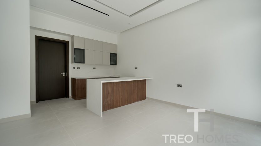 Villa on Jumeirah Park, Dubai, 5 bedrooms, 510 m2 / per year