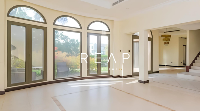 Villa on Palm Jumeirah, Dubai, 4 bedrooms, 423.2 m2 / per year