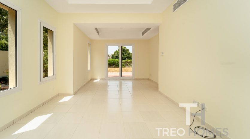 Villa on The Springs, Dubai, 3 bedrooms, 209 m2 / per year