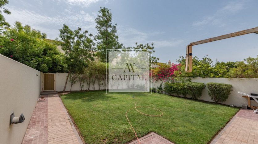 Villa on The Springs, Dubai, 3 bedrooms, 351.9 m2 / per year