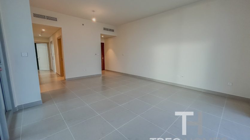 Квартира в Бурдж-Халифа, Дубай, 2 спальни, 102 м2 / в год