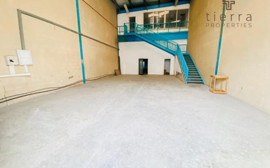 Warehouse on Al Quoz, Dubai, 495.6 m2 / per year