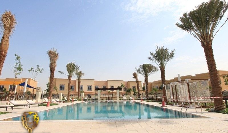 Townhouse on Dubai Land, Dubai, 4 bedrooms, 241.83 m2  | Foto 1