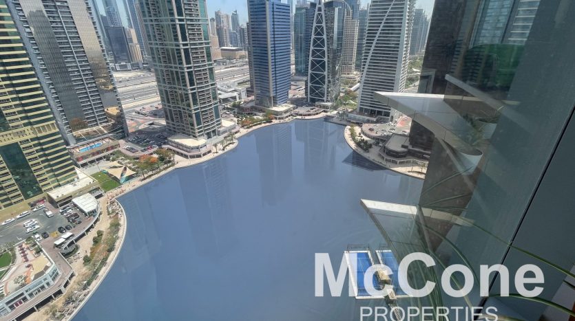 Office on Jumeirah Lake Towers, Dubai, 98.29 m2 / per year