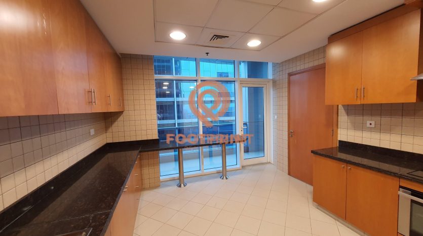 Apartment on Business Bay, Dubai, 2 bedrooms, 149.8 m2 / per year