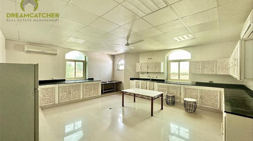Villa on Seih Al Uraibi, Ras-al-khaimah, 10 bedrooms, 2694.2 m2  | Foto 4