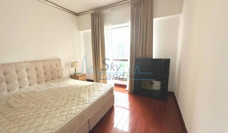 Apartment on Jumeirah Beach Residence, Dubai, 2 bedrooms, 131.8 m2 / per year